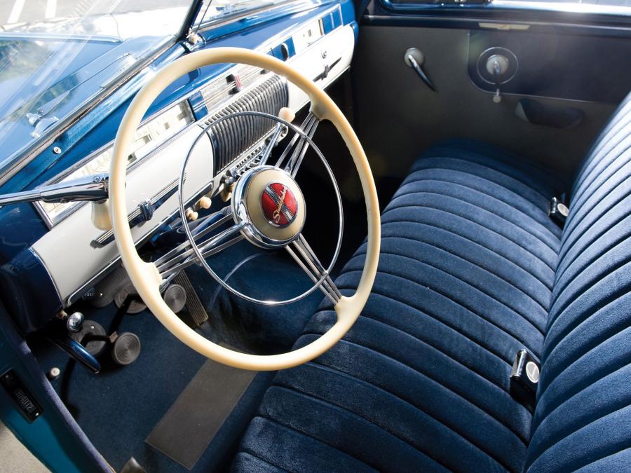  Studebaker Commander Delux-Tone Cruising Sedan 1941 года  (фото 12 из 13)